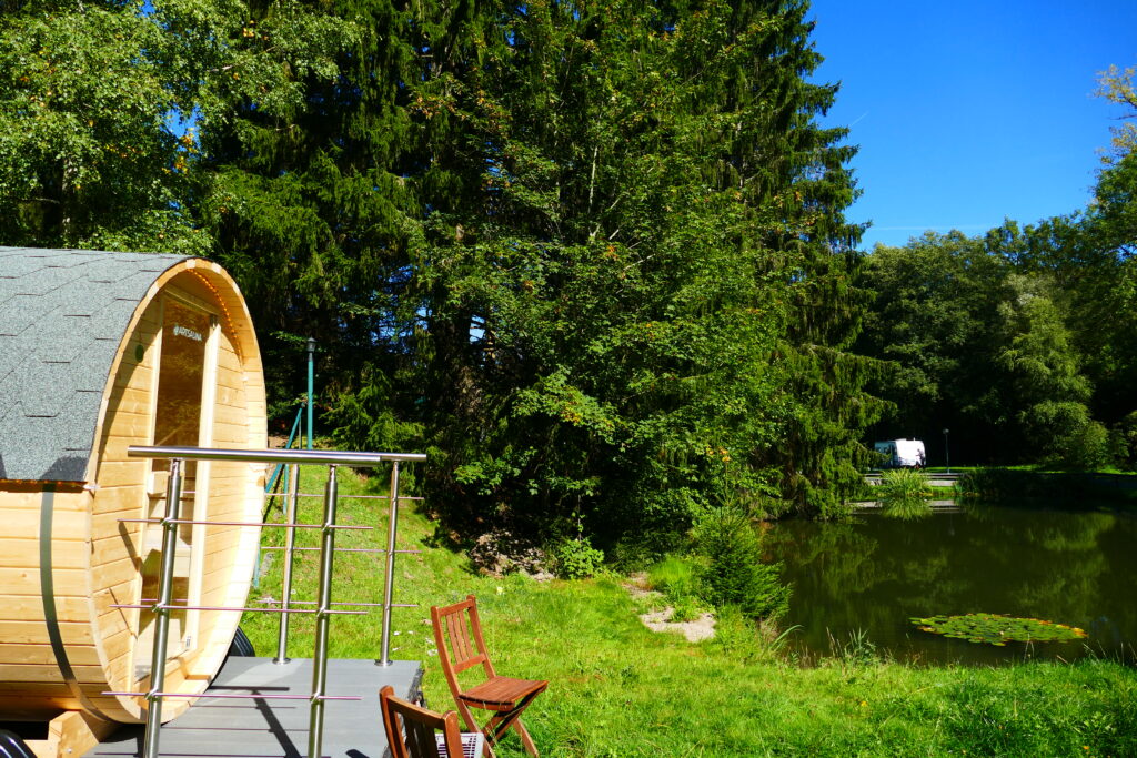 Mobile Fasssauna am Stellplatz im Naturcamp Meyersgrund, Thüringer Wald