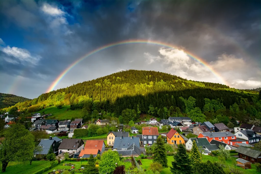Regenbogen über Manebach im Thüringer Wald